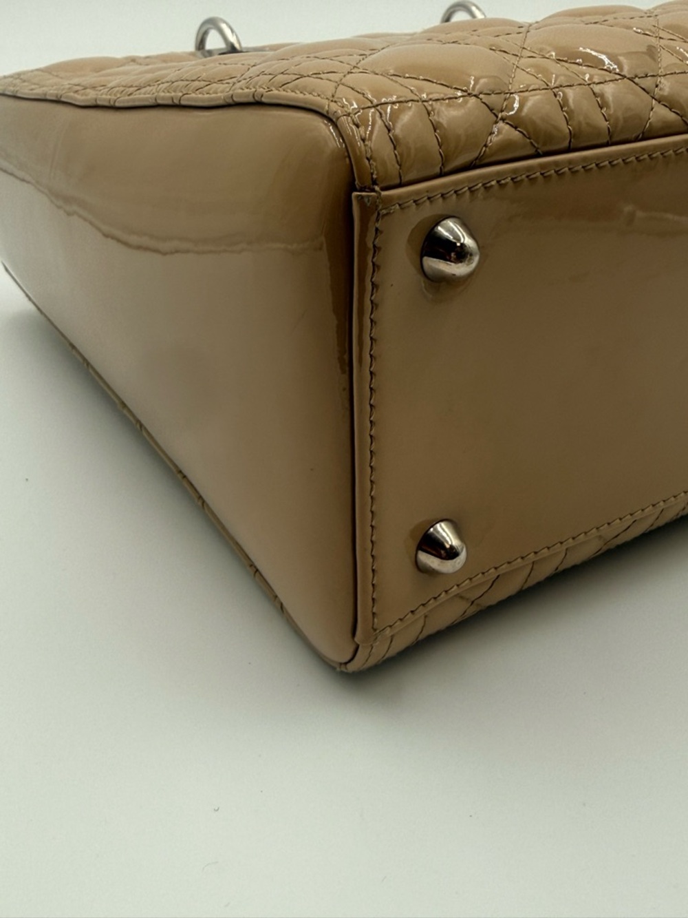 Lady Dior Biege Patent Large Bag - Picture 4 of 17